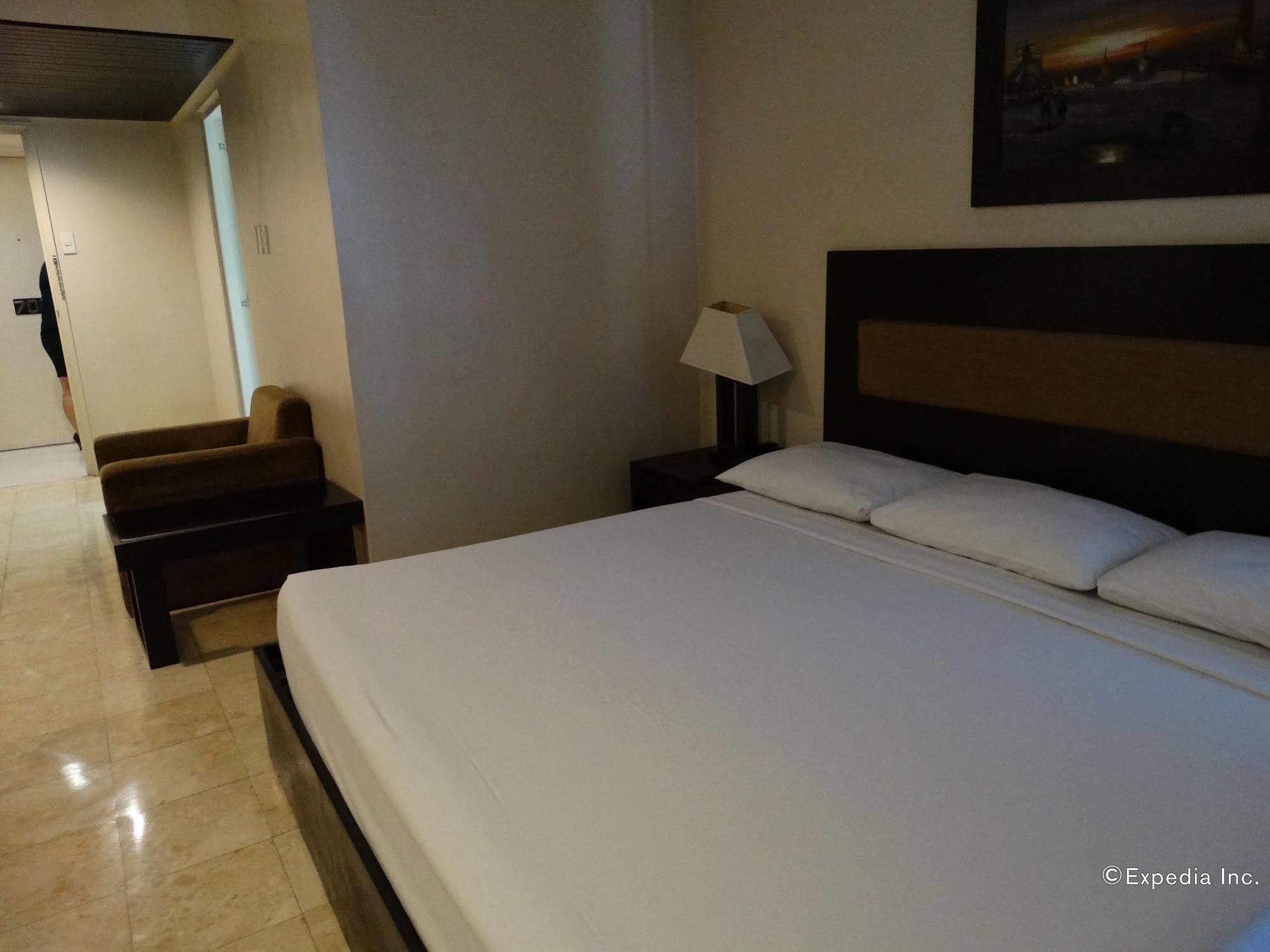מנילה Paragon Tower Hotel מראה חיצוני תמונה